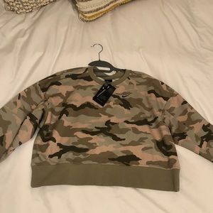 Nike camo sweatshirt